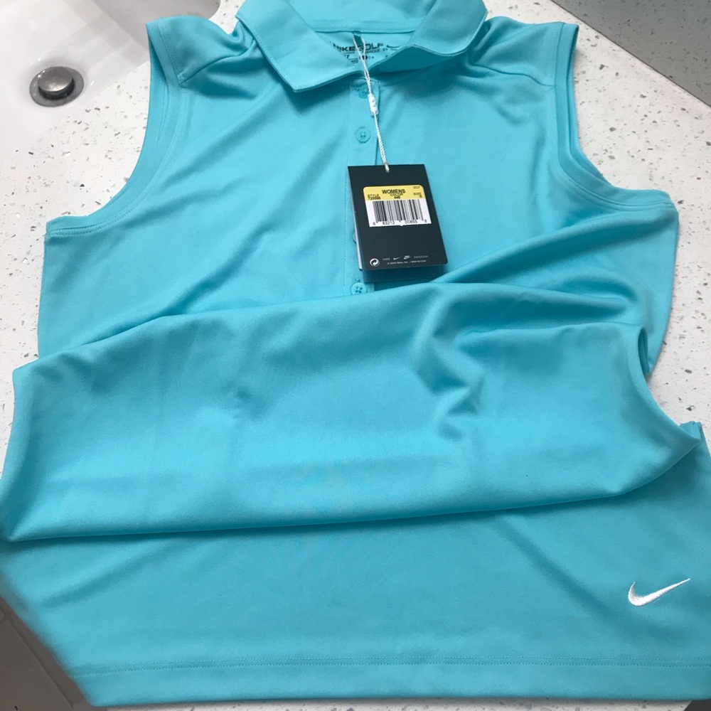 Nike golf top